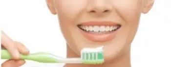 uso del cepillo de dientes tradicional