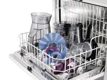robot de cocina en el lavavajillas